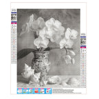 Elegante Orchideen in antiker Vase - Diamond Painting